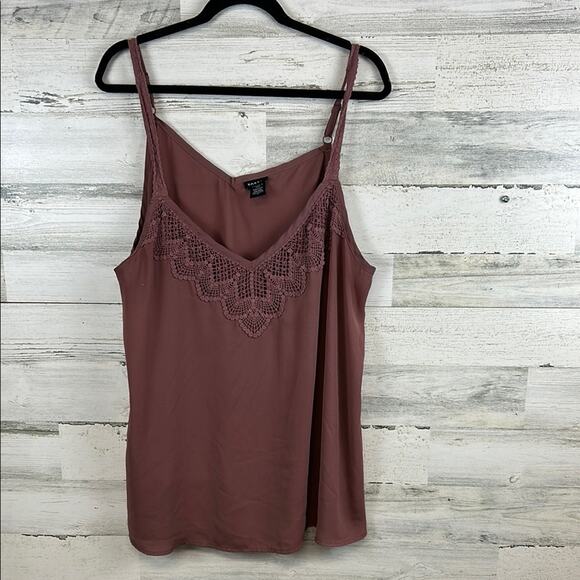 torrid Tops - Torrid Lace Trim Adjustable Strap Camisole Tank Top Women’s Size 2/2X